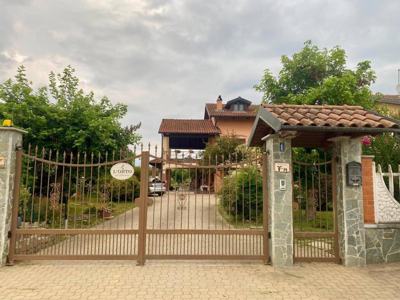 Orto Del Pettirosso Apartment Front Bagian luar foto